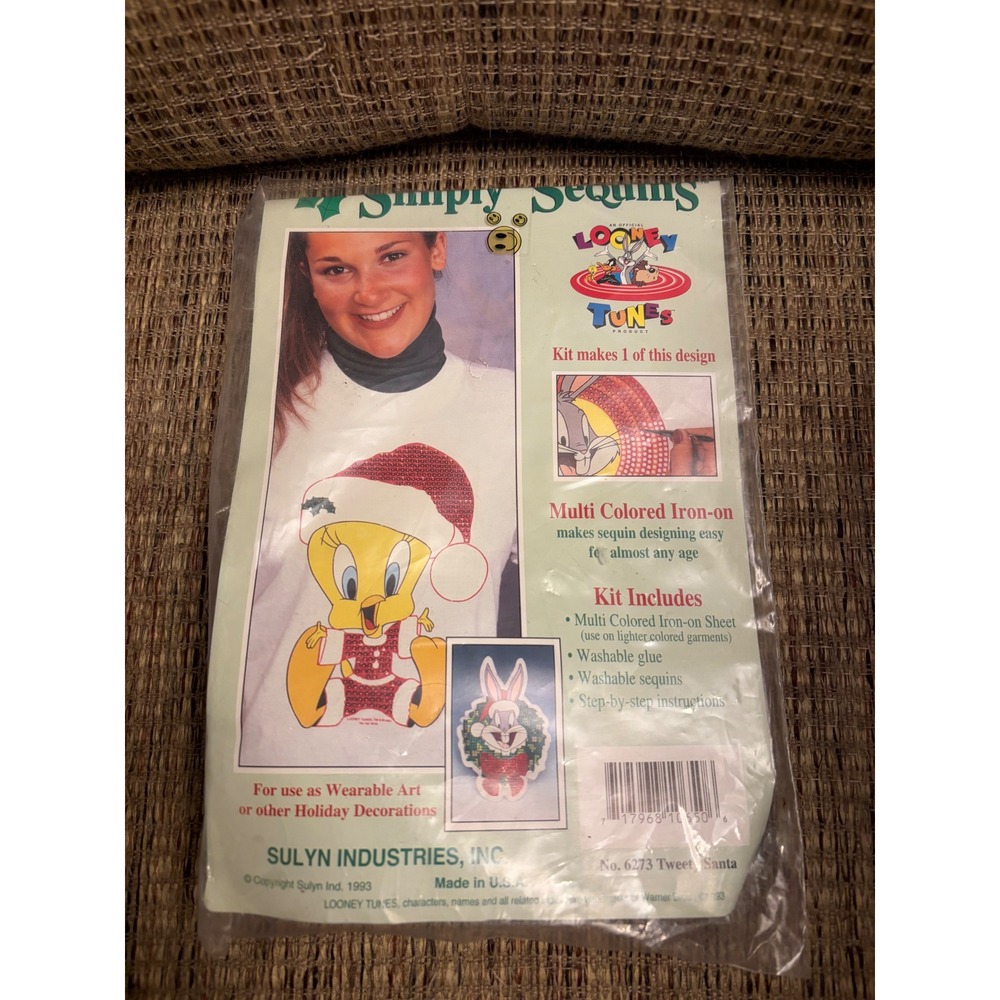 Vintage 1993 Looney Tunes Tweety Bird Santa Sequin Iron On Kit Sulyn 6273 NEW